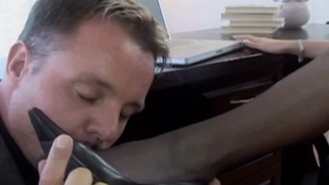 daring: Pussy Eating Colleague Takes Orders